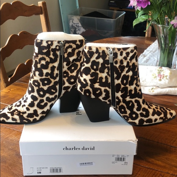 Snow Leopard Print Hair Calf Ankle Boots - Picture 2 of 11